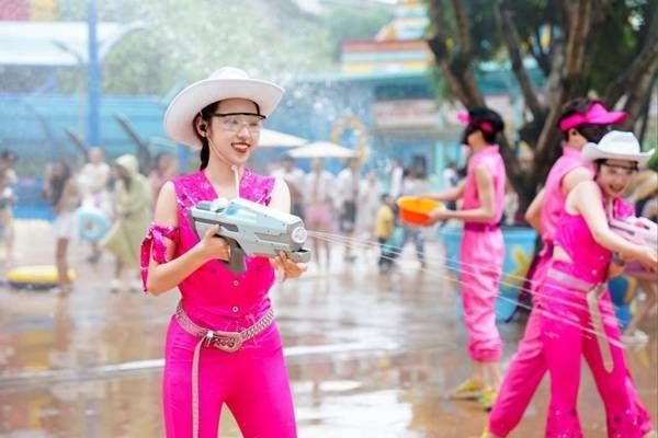 添盈聚富 重庆欢乐谷“夏浪狂欢节”启幕 推出“一票双园”政策